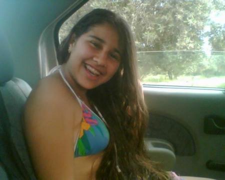 ba l� c'est ma meuf toute seule rien � dire???